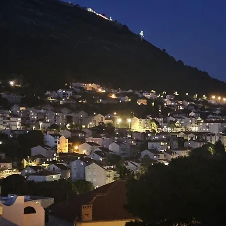 アパート Penthouse Dijana *